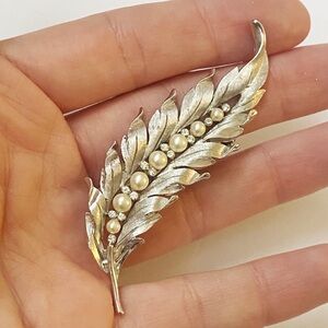 Vintage crown Trifari silver tone pearl and rhinestone leaf / feather brooch